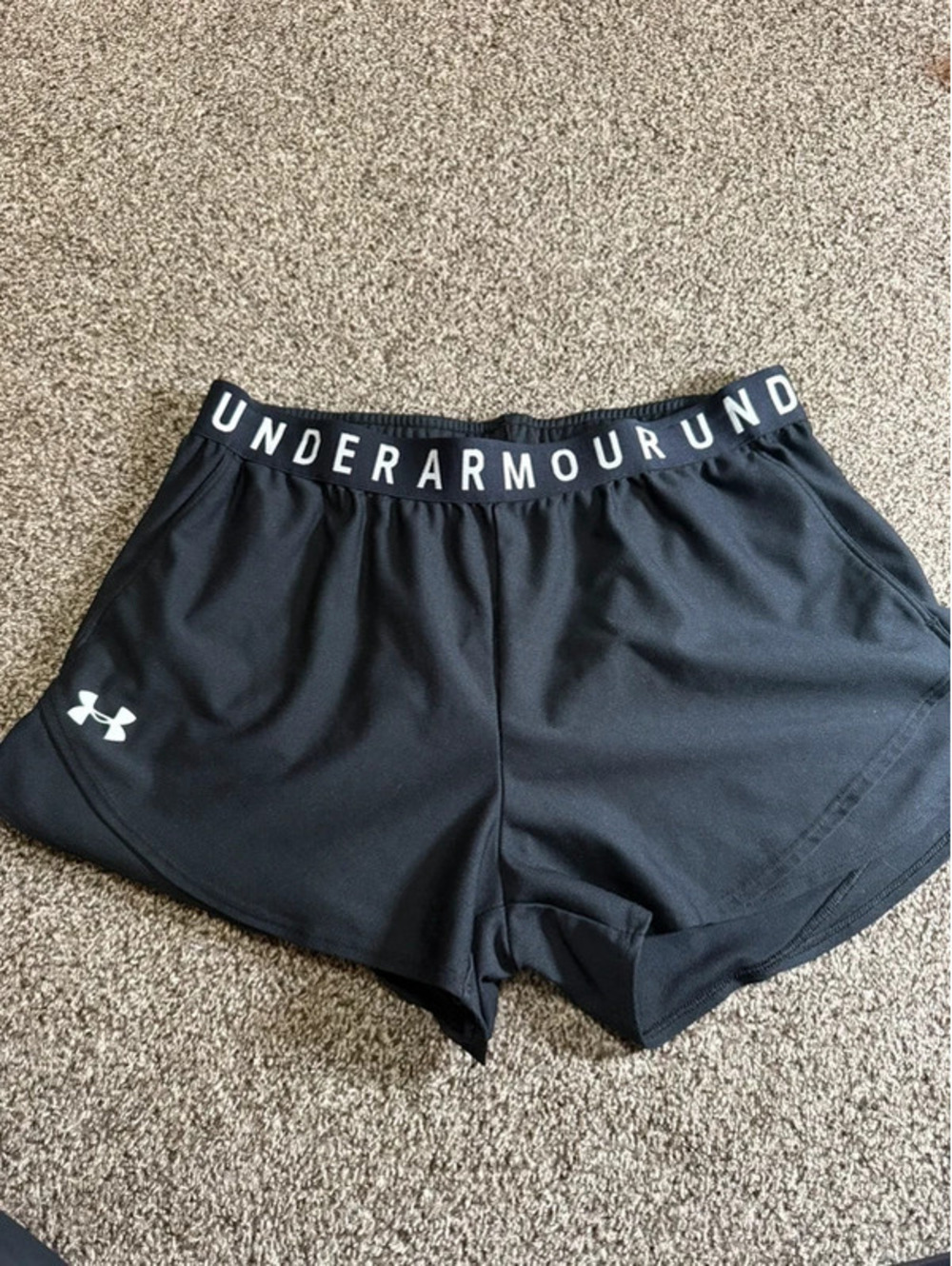 Under Armour Women’s Large Black HeatGear Running Shorts Logo Waistband